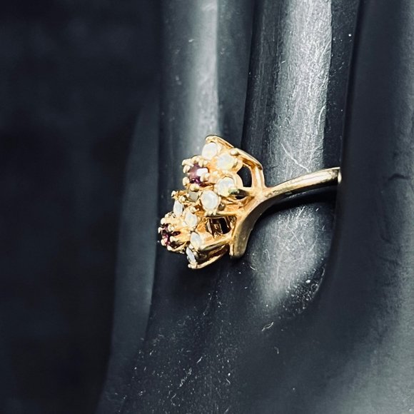 18 K HGE Floral Ring With Purple And Opaque Rhinestones Size 9 (R330) - Picture 4 of 7